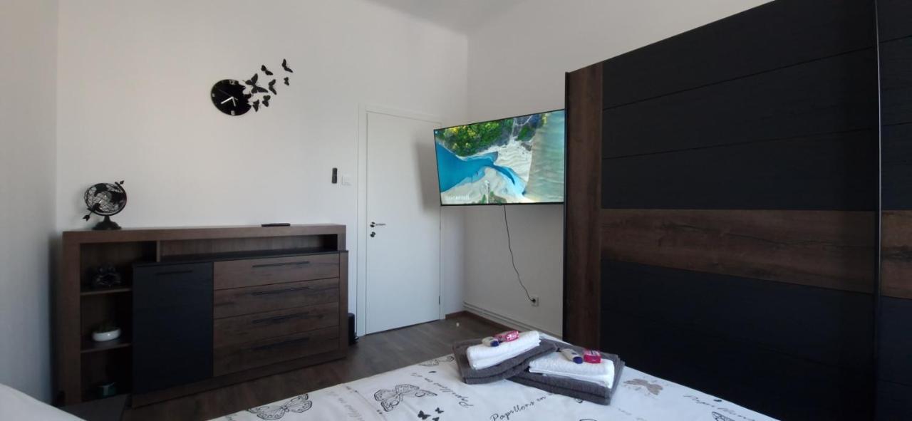 Mc Centar Apartman Apartment Pula Exterior photo